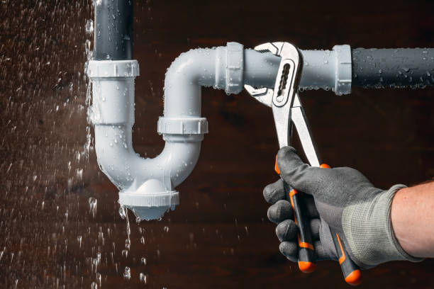 Professional Leak Detection technician working in Comstock Park, MI